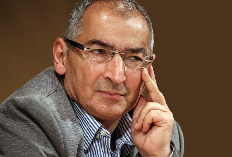 زیباکلام: سال ۱۴۰۰ اصولگرایان پیروز میشوند